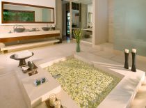 Villa Istana, Master Bathroom