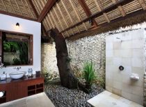 Villa Bayu, Outdoor Shower