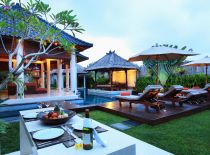 Villa Sesari, Sundeck