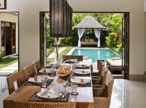 Villa Songket, Mesa de comedor