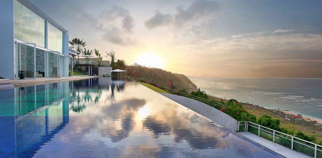 Villa Latitude, Infinity Pool