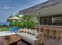 Villa Asada, Outdoor living area with views